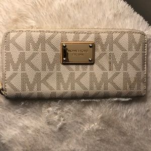White Michael Kors Monogram Wallet